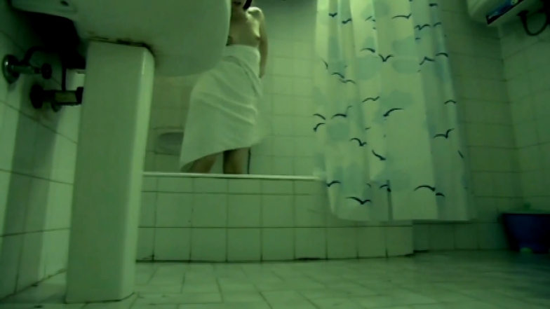 Akasya AsiltRkmen buttocks are visible