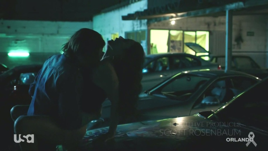 Alice Braga exposed ass 23