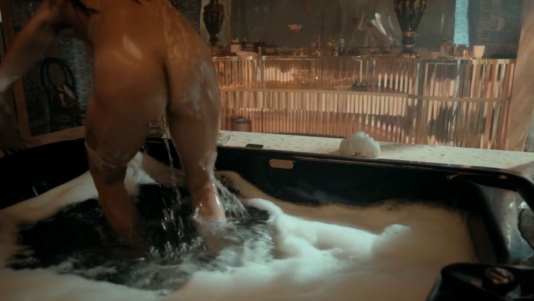 Alice Braga exposed ass 56