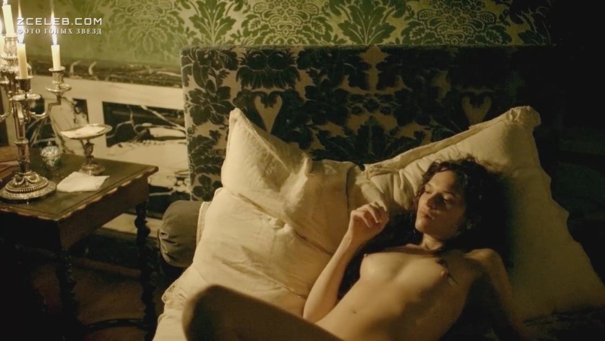 Anna Brewster no panties