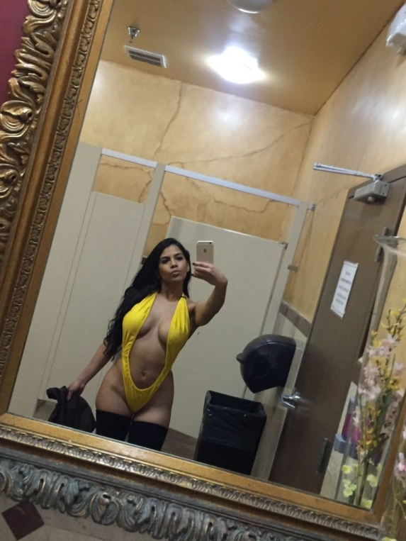 Elizabeth Ruiz boobs are visible