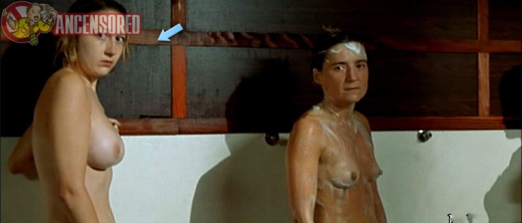 Emeline Bayart breasts