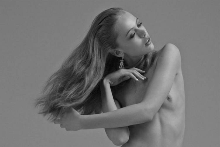 Frida Gustavsson no underwear 67