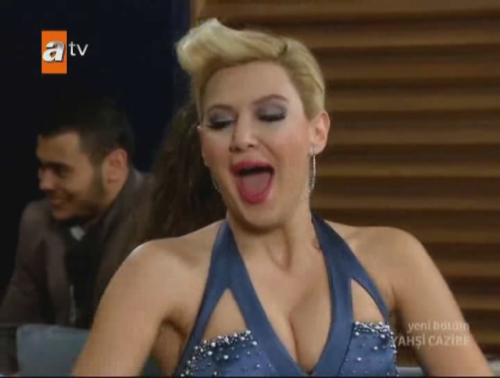 Hande Katipoglu breasts