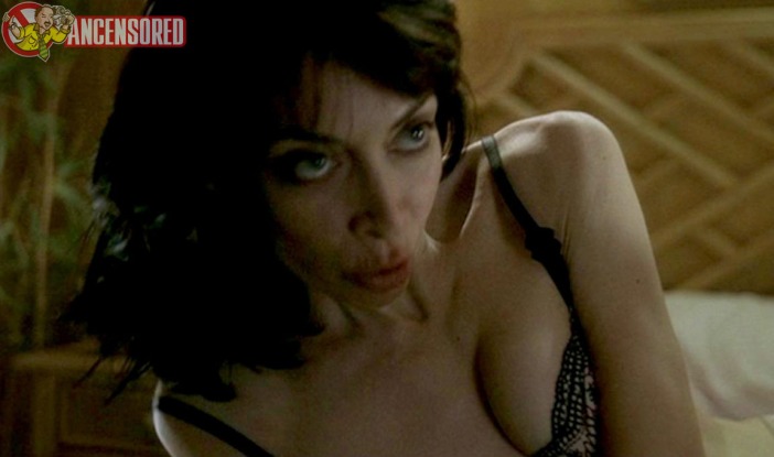 Illeana Douglas intimate photos 30