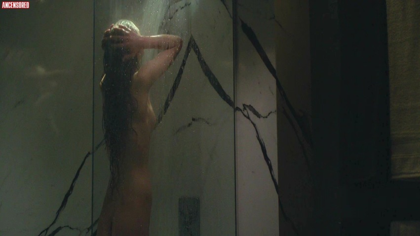 India Eisley legs