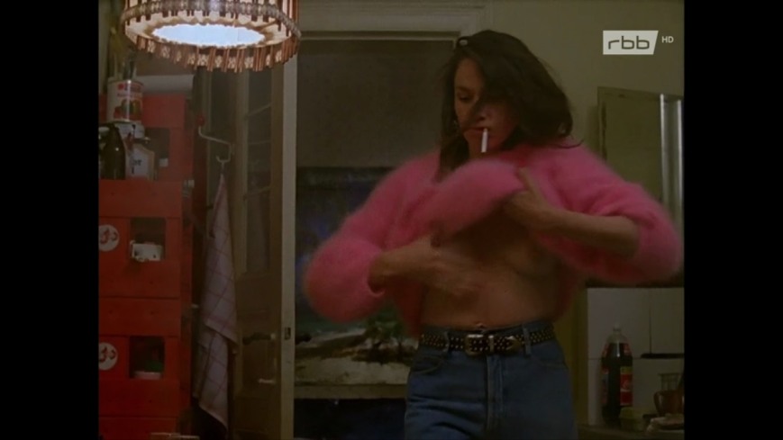 Iris Disse in a skirt 15