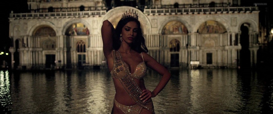 Madalina Diana Ghenea pussy