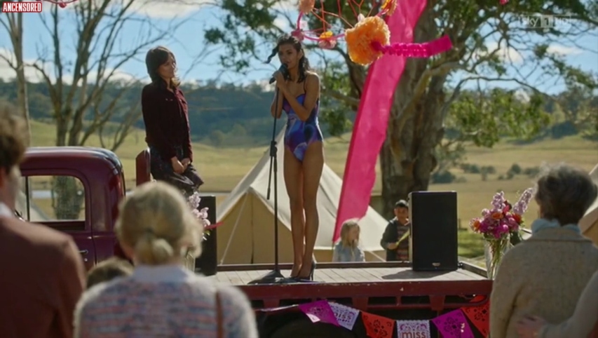 Madeleine Madden naked breasts