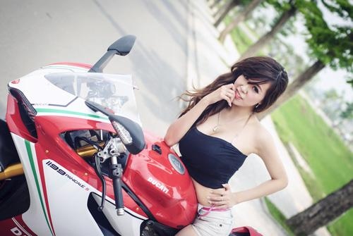 Mai Tho in a short skirt breasts 77