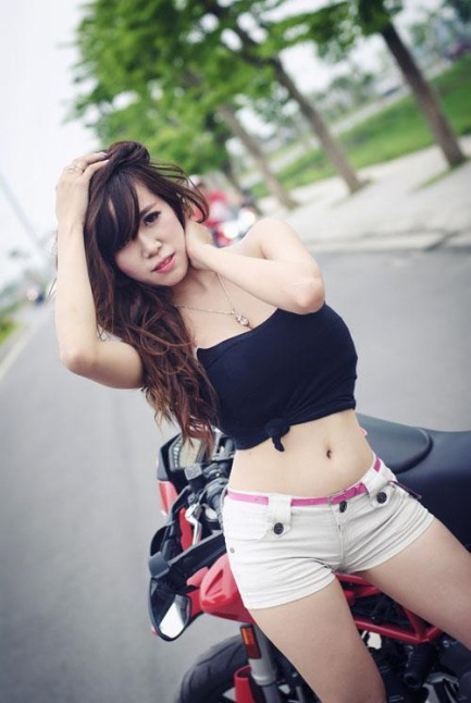 Mai Tho intimate photos