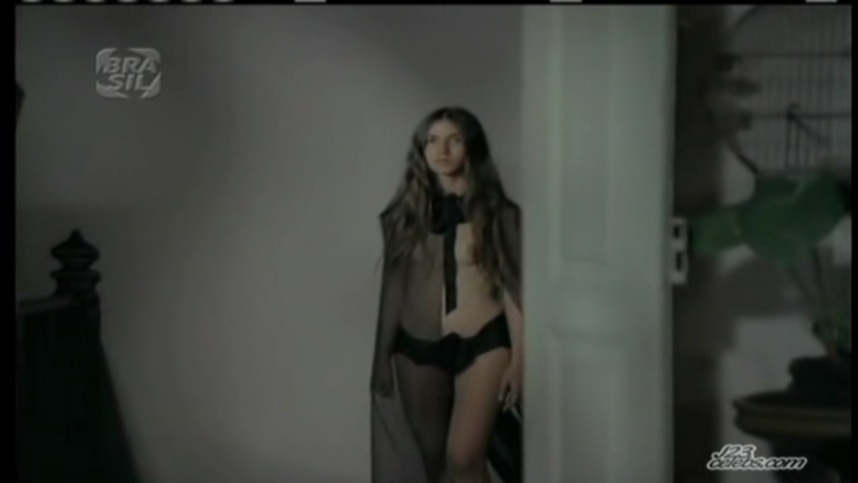 Marilisse Navarro buttocks are visible 68