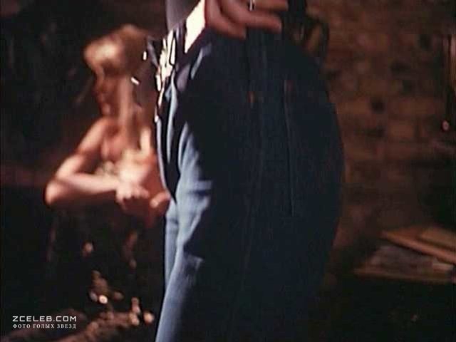 Pandora Peaks buttocks are visible 39