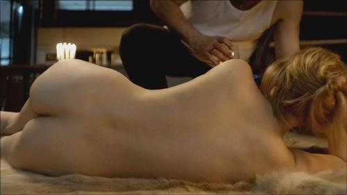 Viktoria Winge buttocks are visible 27