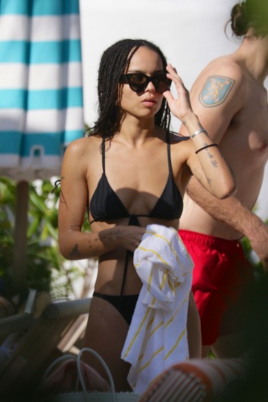 Zoe Kravitz panties 52